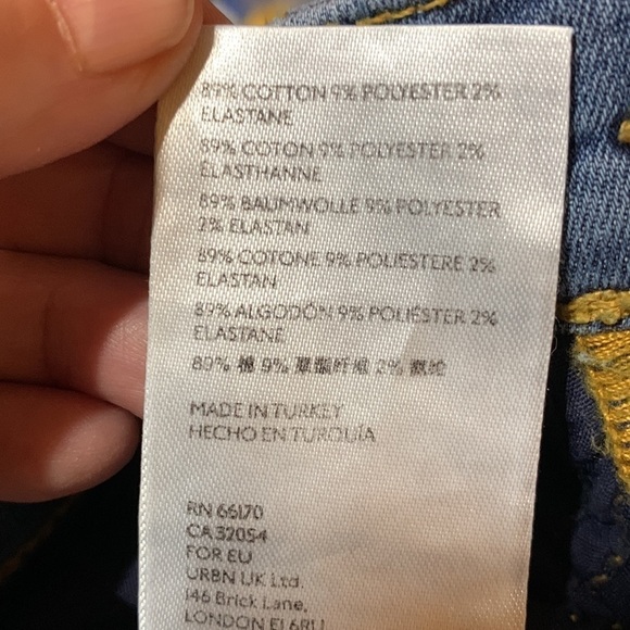 Free People jeans, size 25R, distressed knees. Skinny cut. Good condition. - Picture 8 of 8